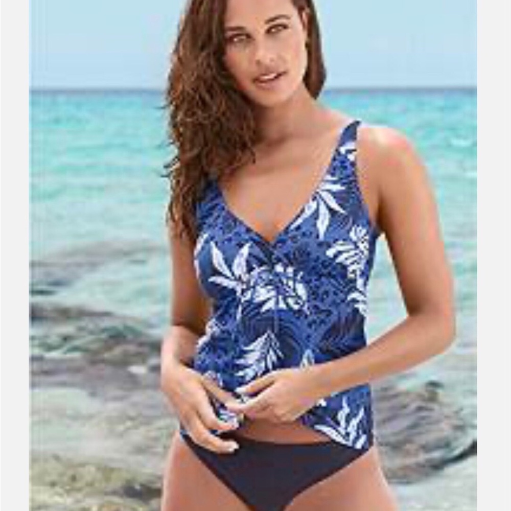 VENUS tankini top - size 6